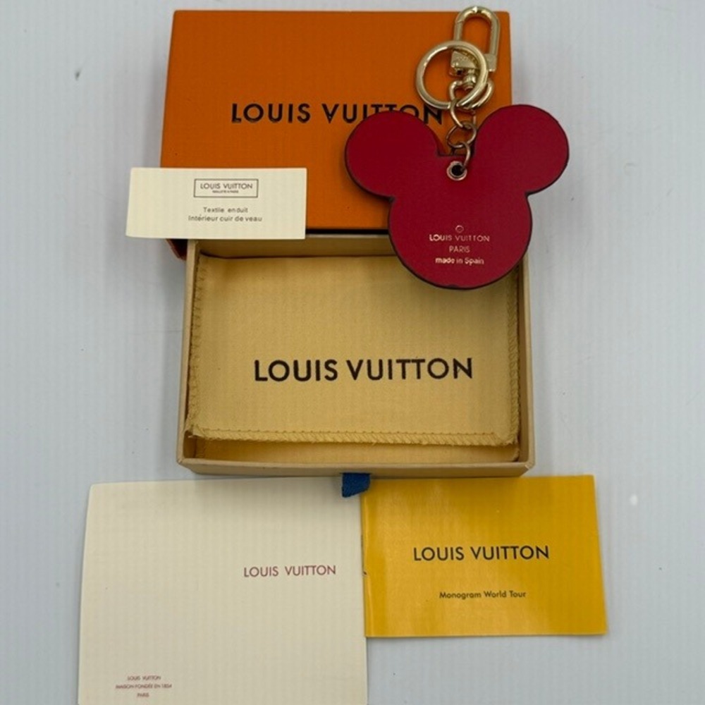 Louis Vuitton Monogram World Tour Minnie Mouse Charm and Key Holder - Picture 4 of 10